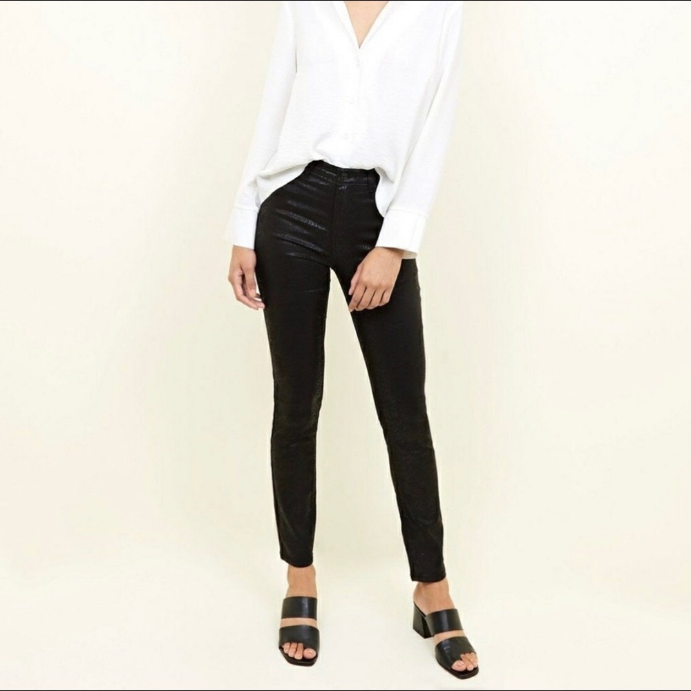 Sneak Peek Skinny Jegging NWT